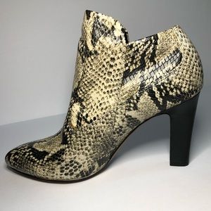 Franco Sarto | Zip Ankle Block Heel Bootie